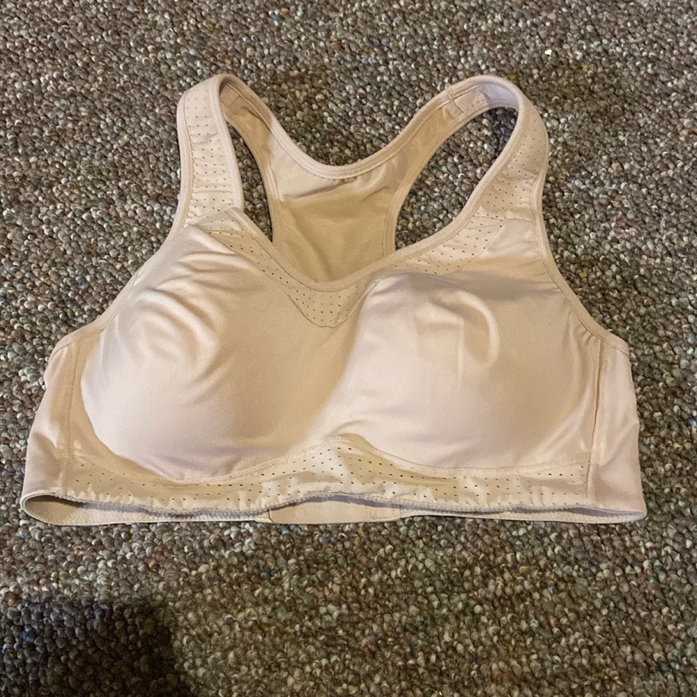 Adjustable sports bra